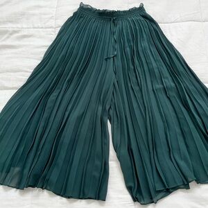 Green flowy crop wide leg pant
